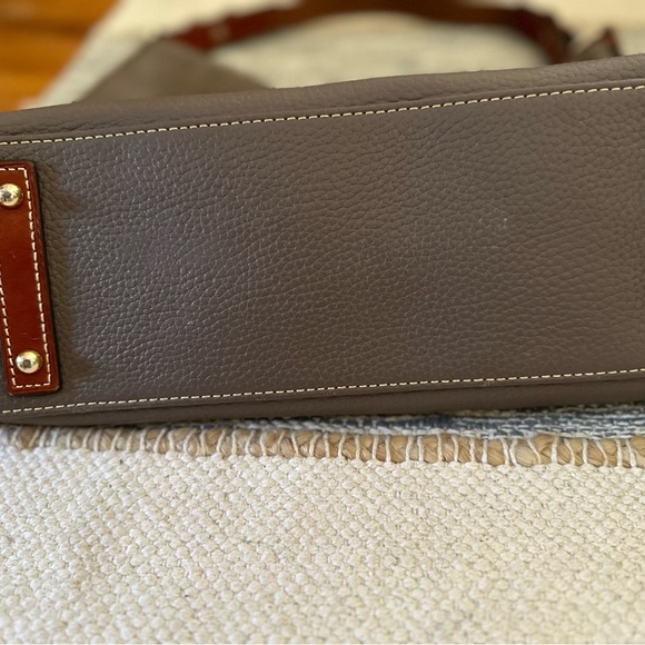 Dooney & Bourke pocketbook - Picture 5 of 7